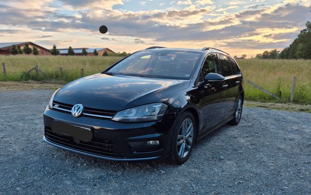 VW Golf 2.0 TDI Variant R-Line 4MOTION - TOP