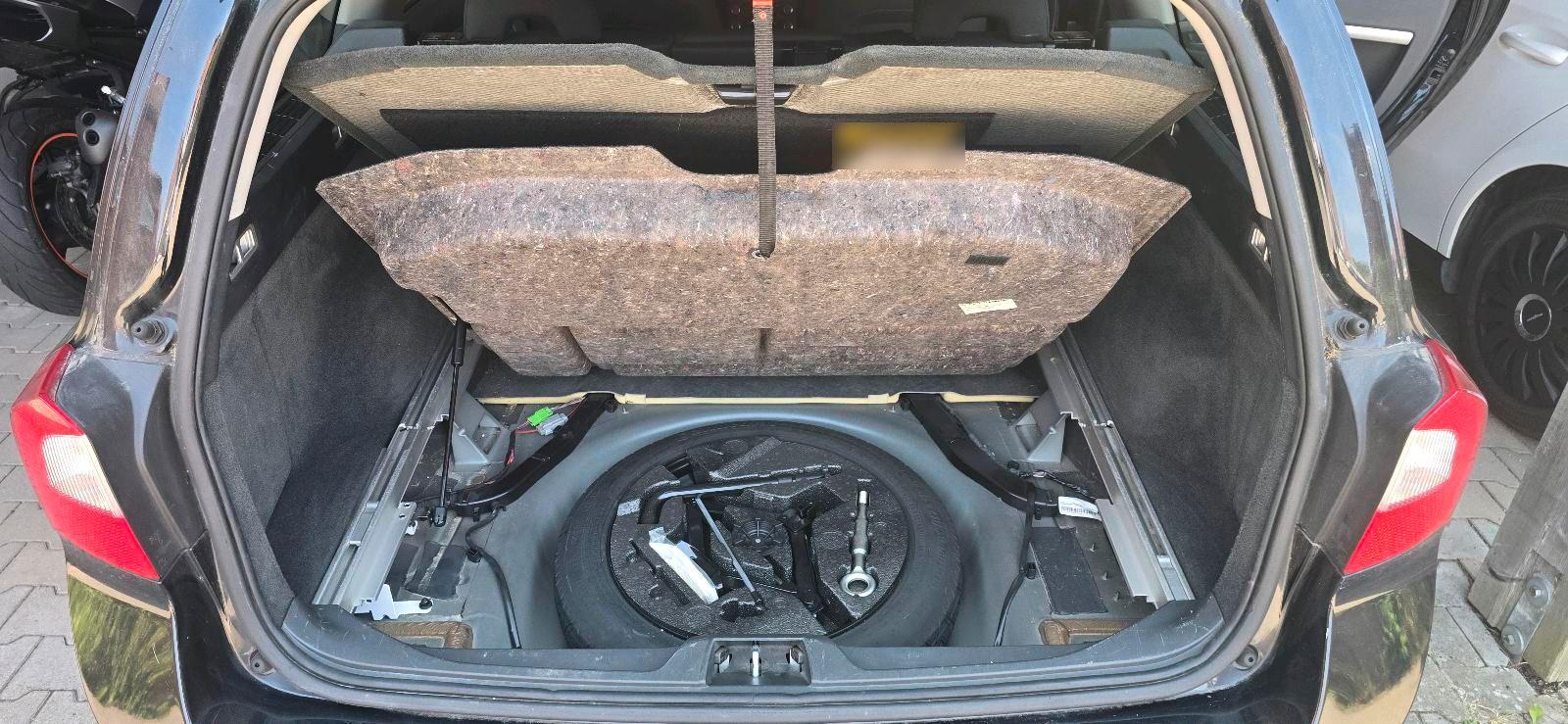 Volvo V70 2009 — photo 11