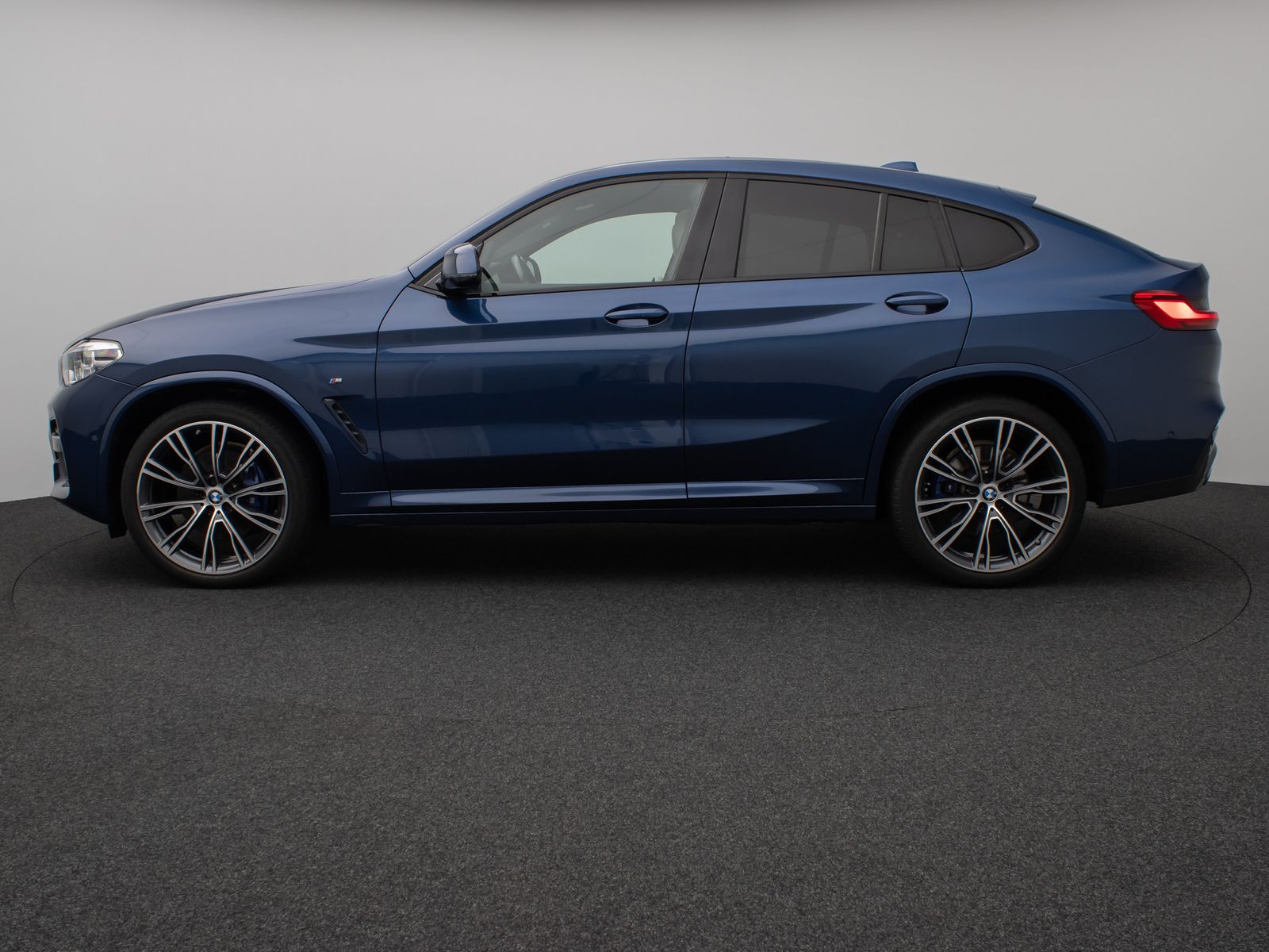 Fahrzeugabbildung BMW X4 xD30d M Sport Panorama Kamera HUD H/K AHK 21"
