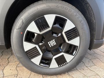 Fahrzeugabbildung Fiat Grande Panda 1.2 Hybrid Business Edit. Icon Navi