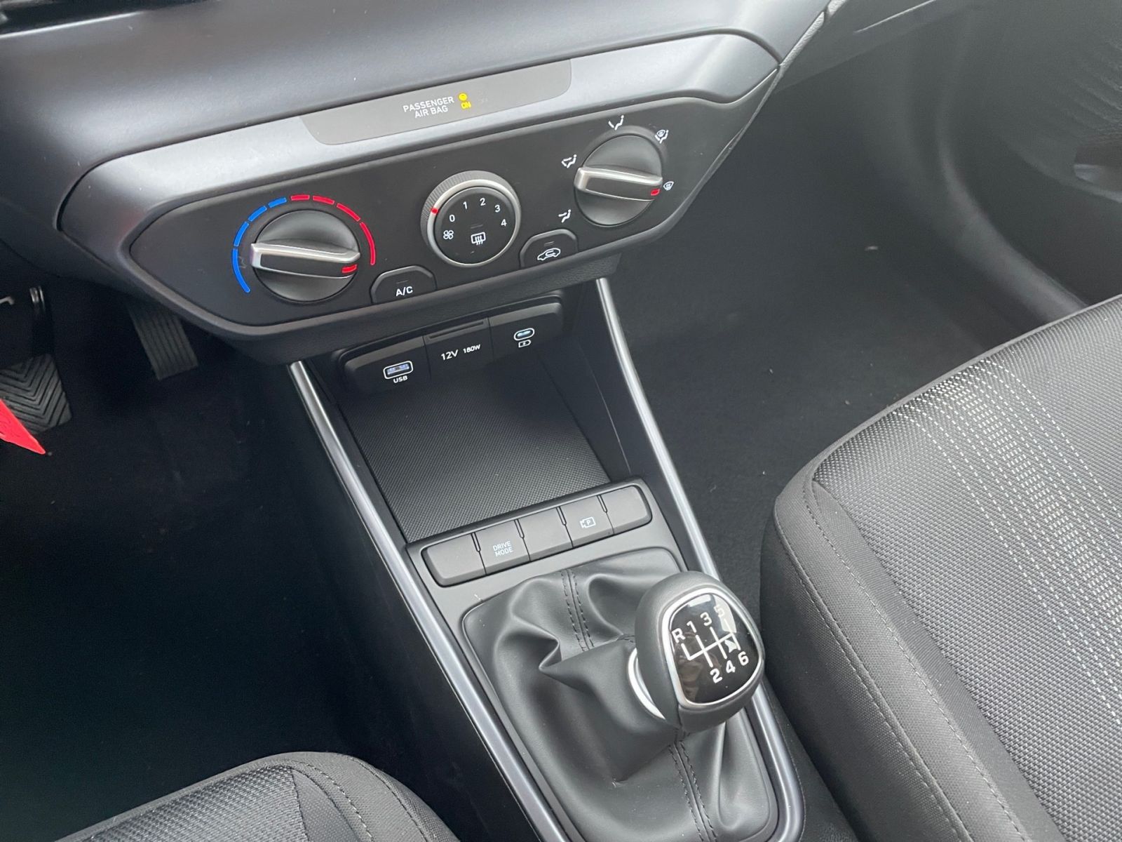 Fahrzeugabbildung Hyundai i20 1.0 T-GDI Select Navi Funktion