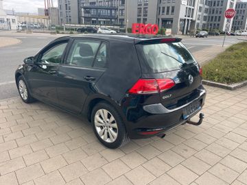 Volkswagen Golf - 6