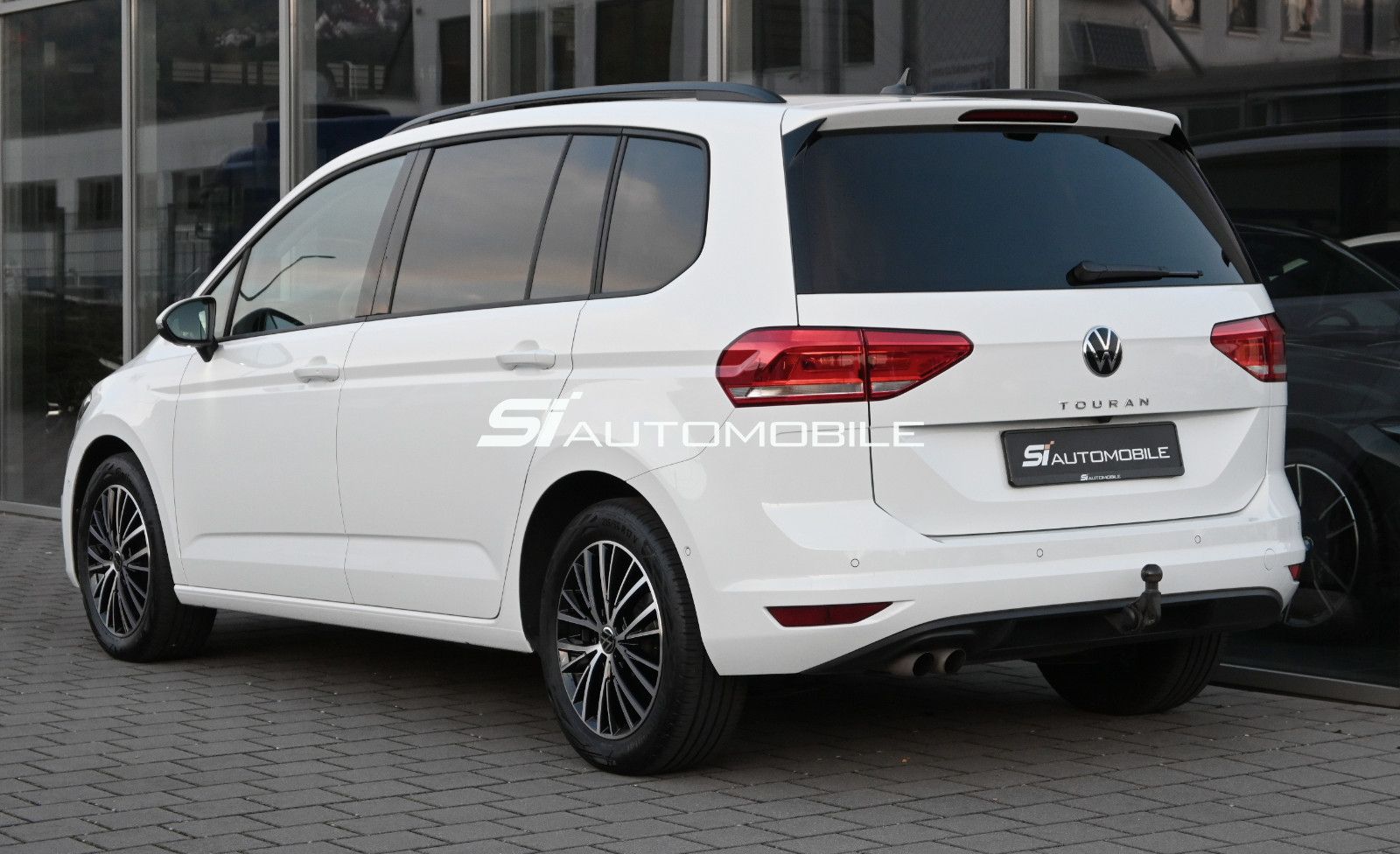 Fahrzeugabbildung Volkswagen Touran 2.0 TDI DSG °ACC°AHK°PANO°STANDHEIZ°7-SI°