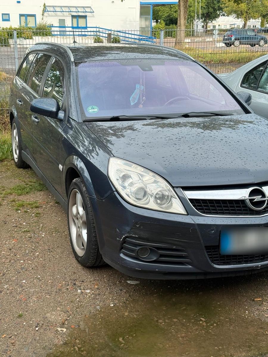 Opel Vectra 2006 — rear view