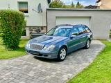 Mercedes-Benz E 240 T ELEGANCE Elegance - Mercedes-Benz E 240: Elegance