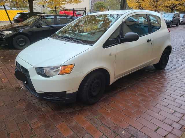 Mitsubishi Colt 1.1 - 78.000 km, 2010, jährlich gewartet