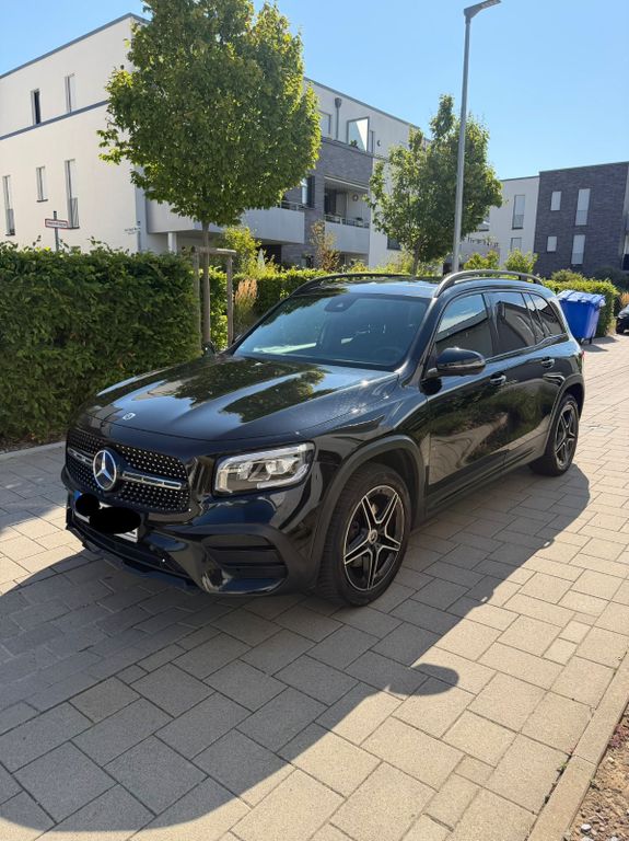 Image of Mercedes-Benz GLB 200