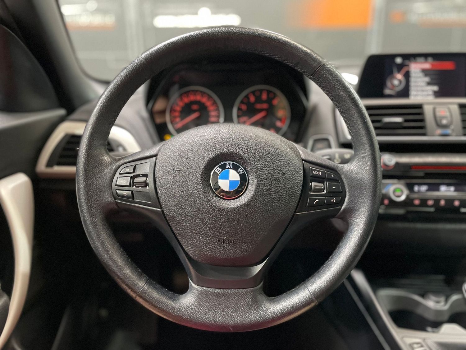 Fahrzeugabbildung BMW 218 d Advantage#Sport#Bi-Xenon#Navi#PDC#Tempo