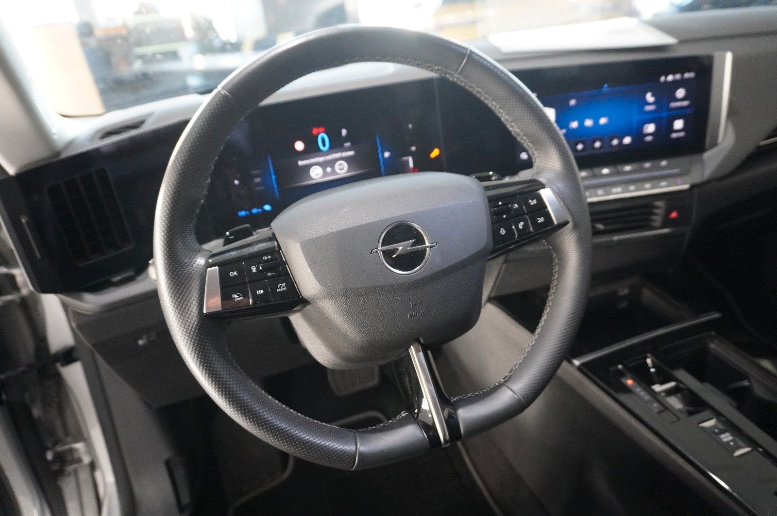 Fahrzeugabbildung Opel Astra L Lim. 1.6 HYBRID ELEGANCE NAVI/LED/KAMERA