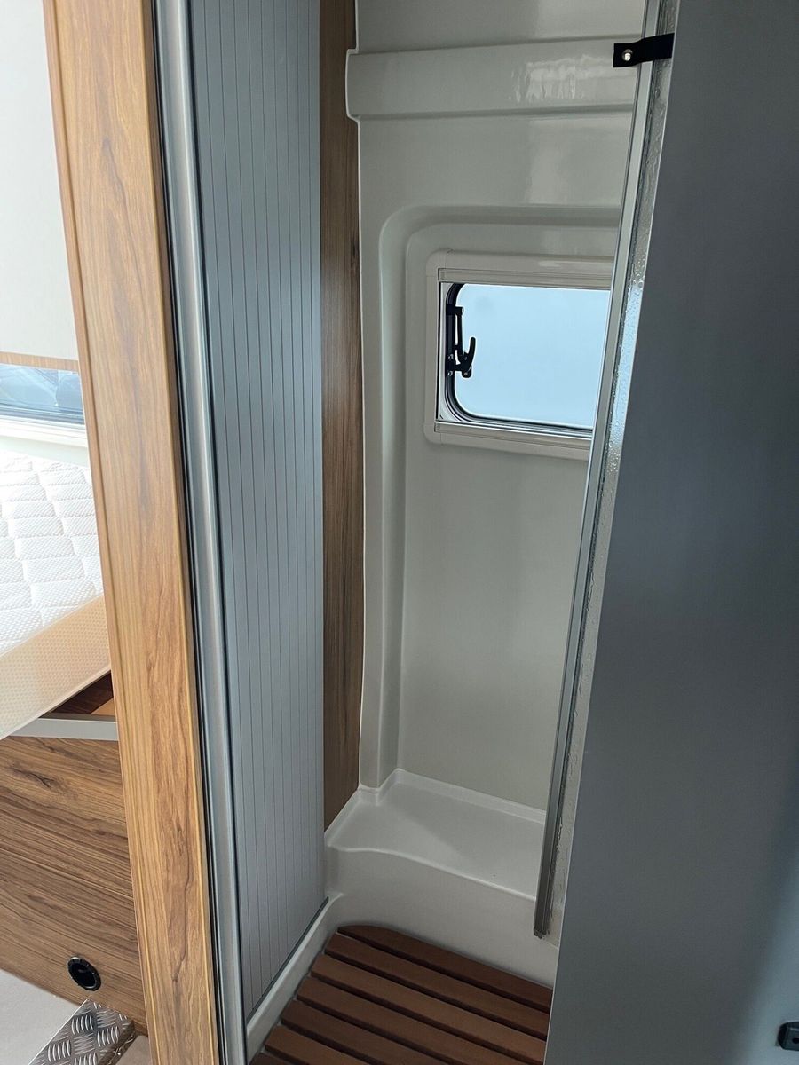 Fahrzeugabbildung Karmann Dexter 4x4 DE 570 AW AHK, 170 PS, Rückfahrkamera