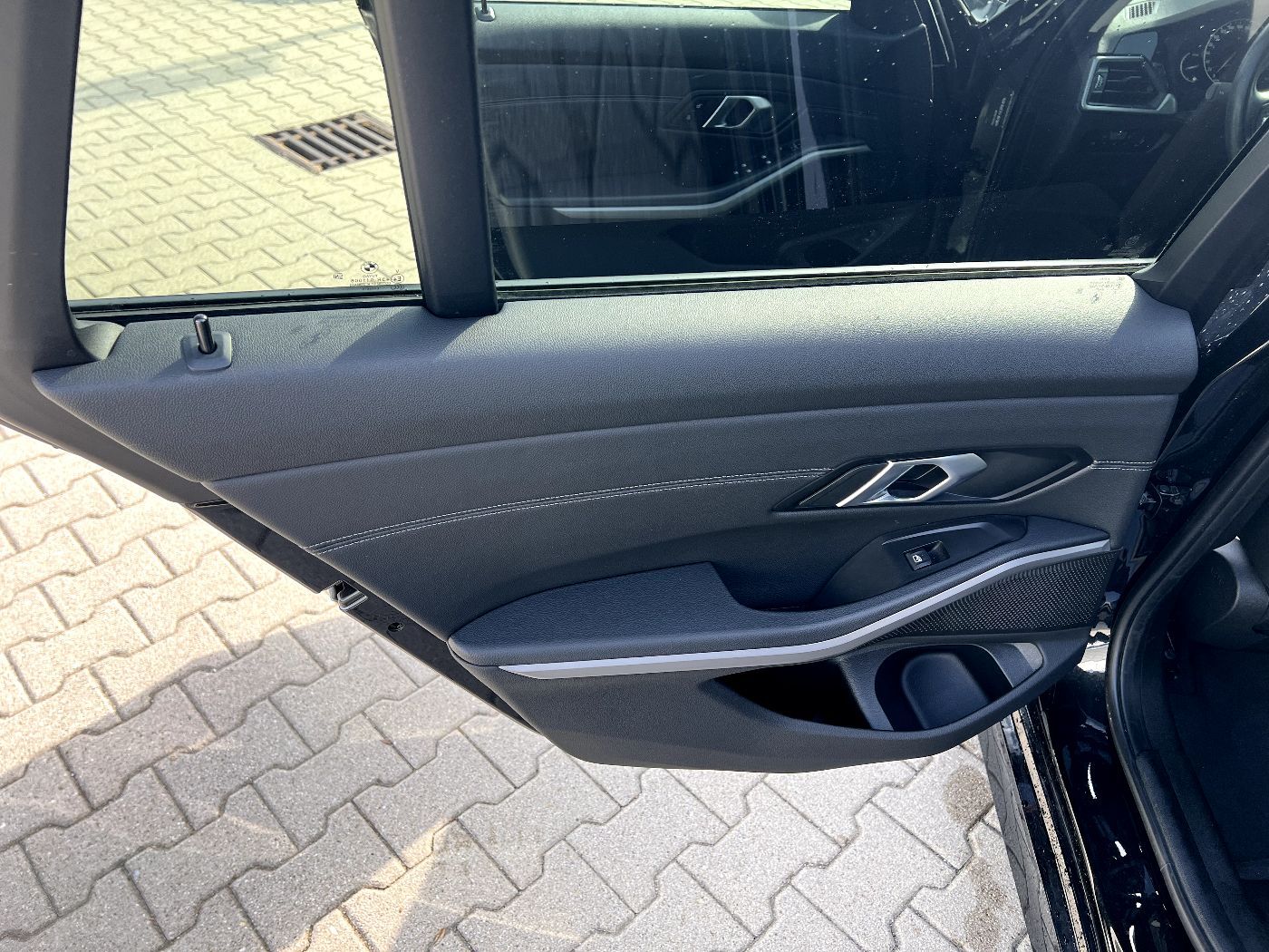 BMW 320d Touring xDrive Advantage *LED Navi Leder* foto 12