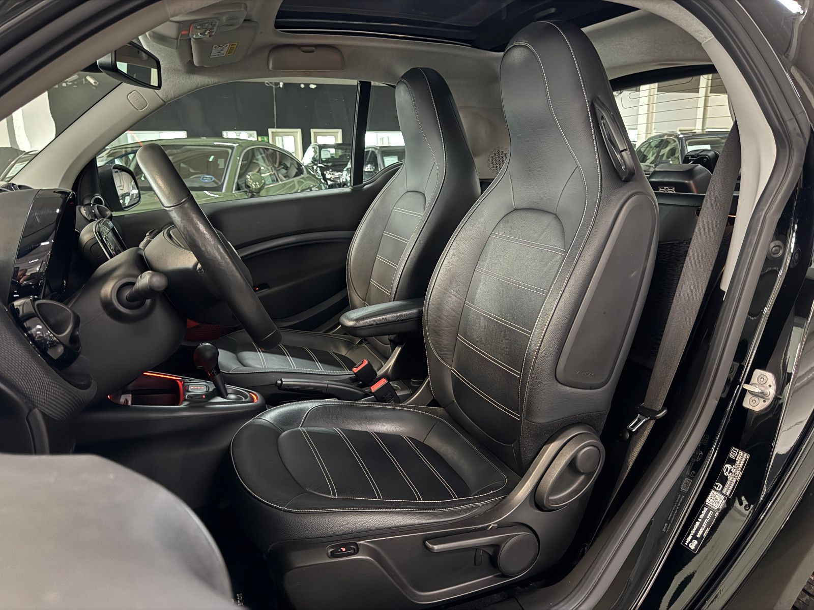 Fahrzeugabbildung Smart ForTwo Coupe EQ PRIME EXCLUSIVE ABSOLUT VOLL 22K