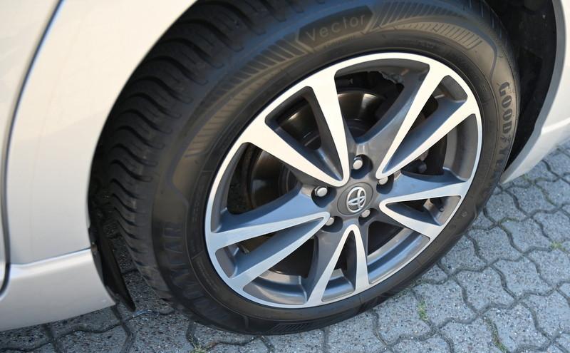 Toyota Avensis 2013 — photo 20