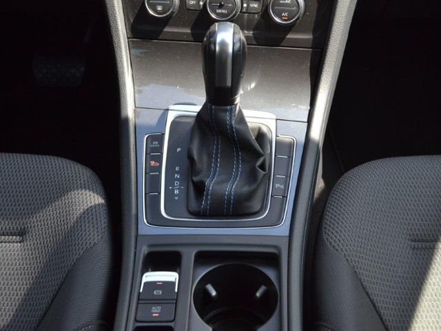 Golf VII e-Golf CL/WÄRMEPUMPE/LED/NAVI-PRO+VZE/D