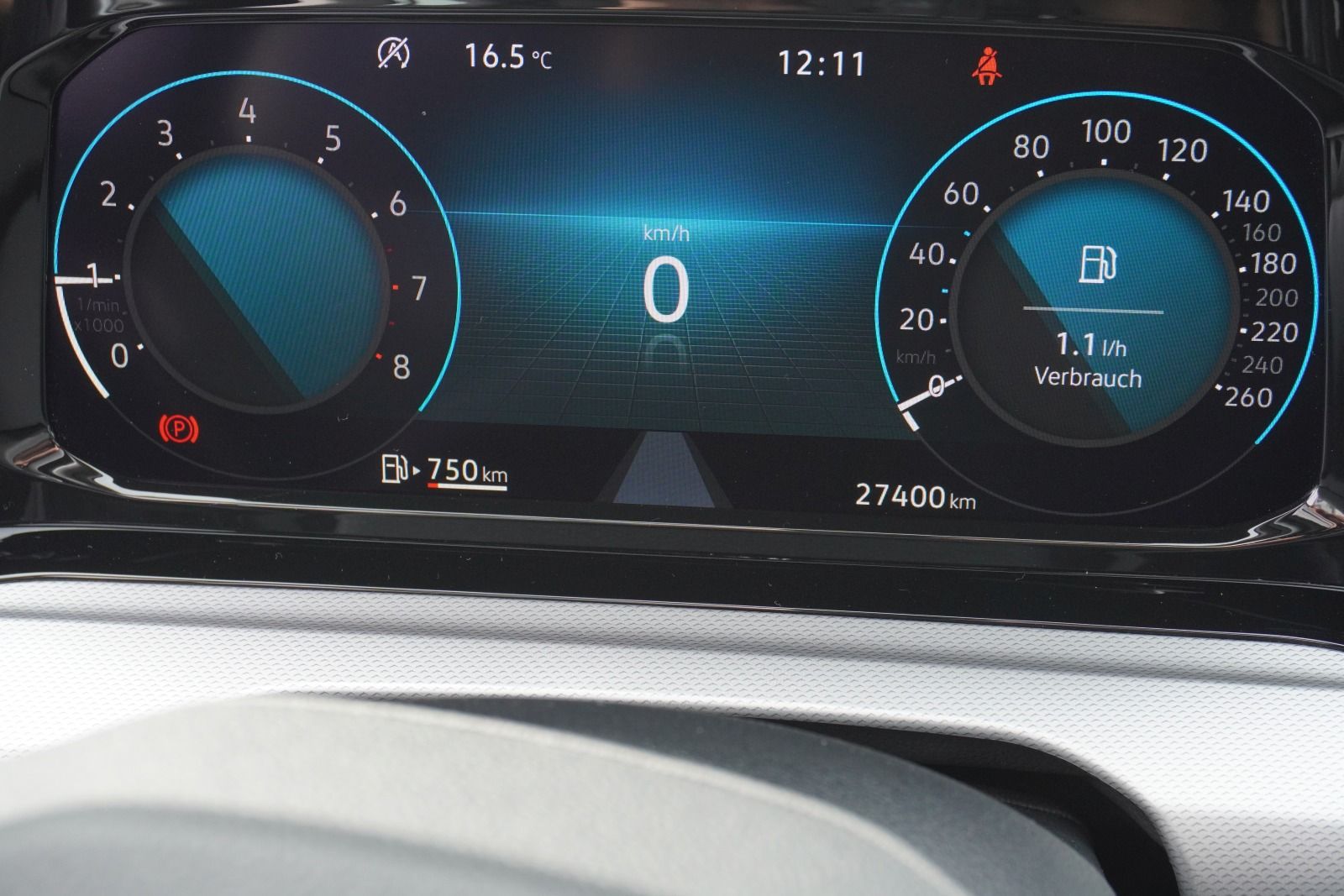 Fahrzeugabbildung Volkswagen Golf VIII 1.0 TSI LEDScheinw. PDC Klima
