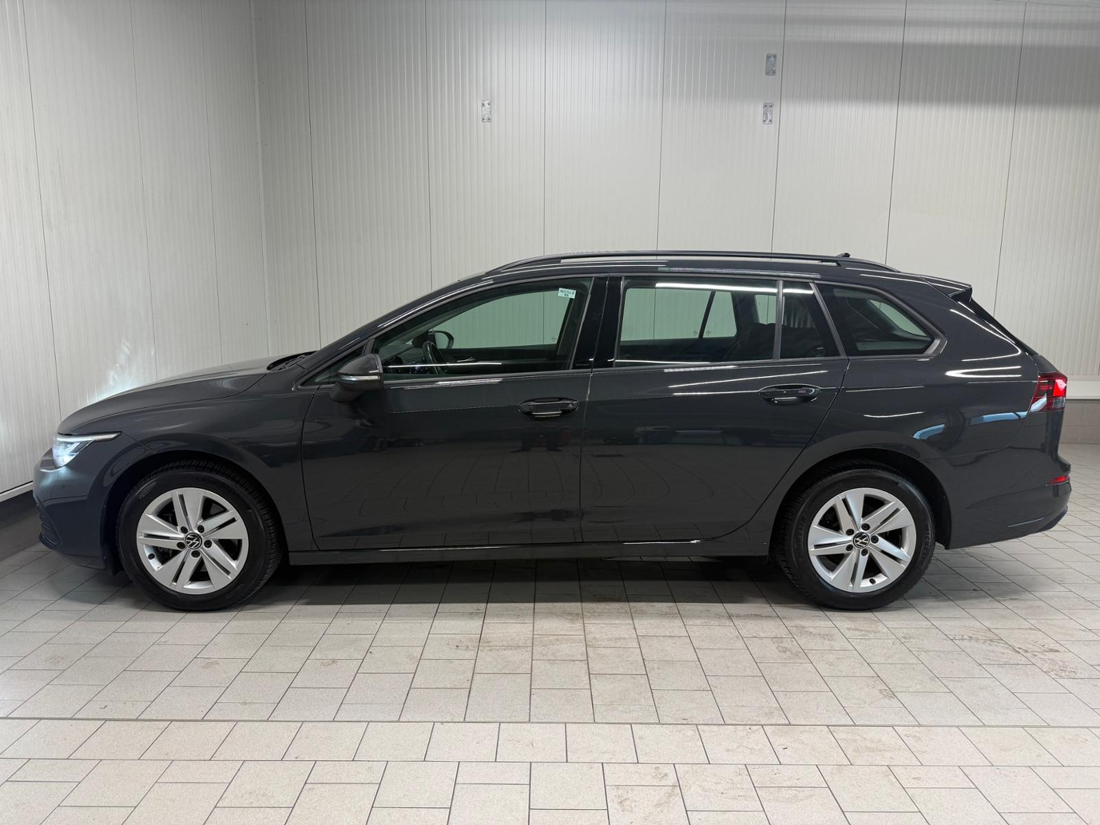 Volkswagen Golf VIII Variant Life 2.0 TDI DSG SHZ APP, миниатюра 3