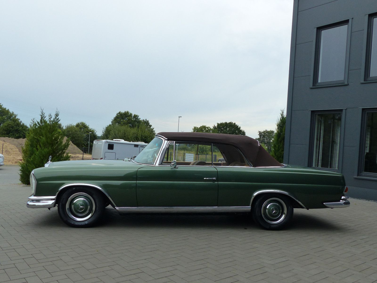 Fahrzeugabbildung Mercedes-Benz 250 SE Cabriolet Conversion