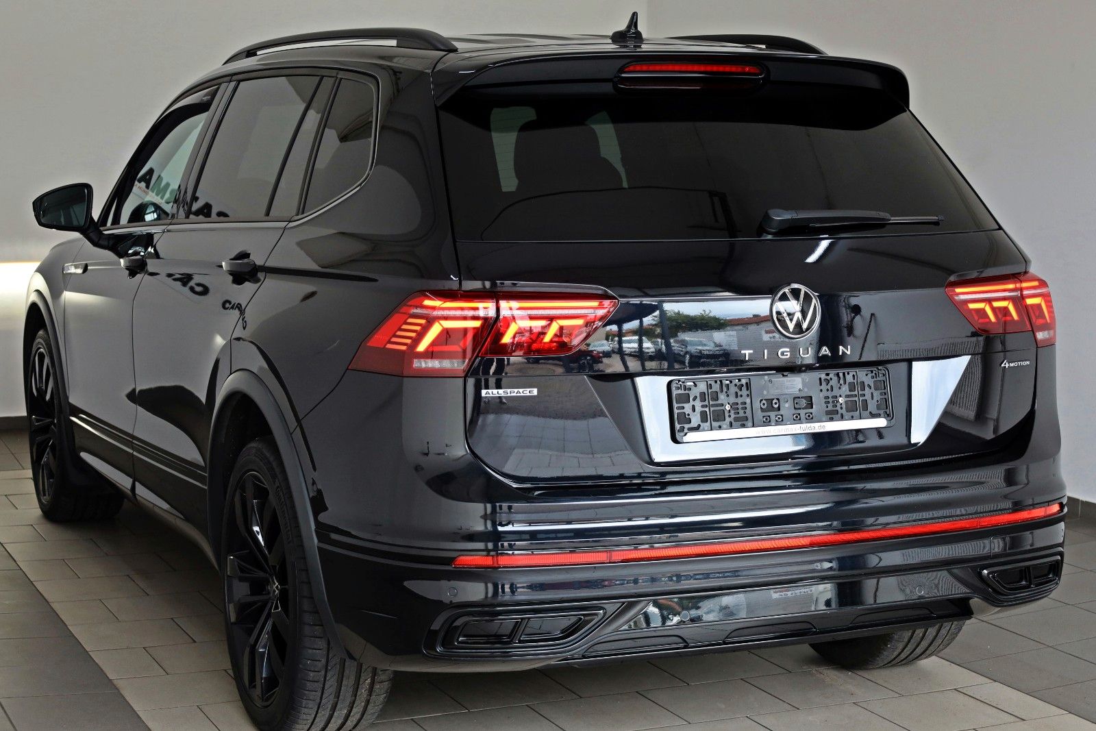 Fahrzeugabbildung Volkswagen Tiguan Allspace R-Line 4M Navi,LED,ACC,360°,AHK,