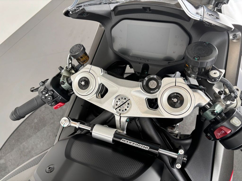 Fahrzeugabbildung QJ Motor SRK 921 RR *NEUWERTIG *1.HAND