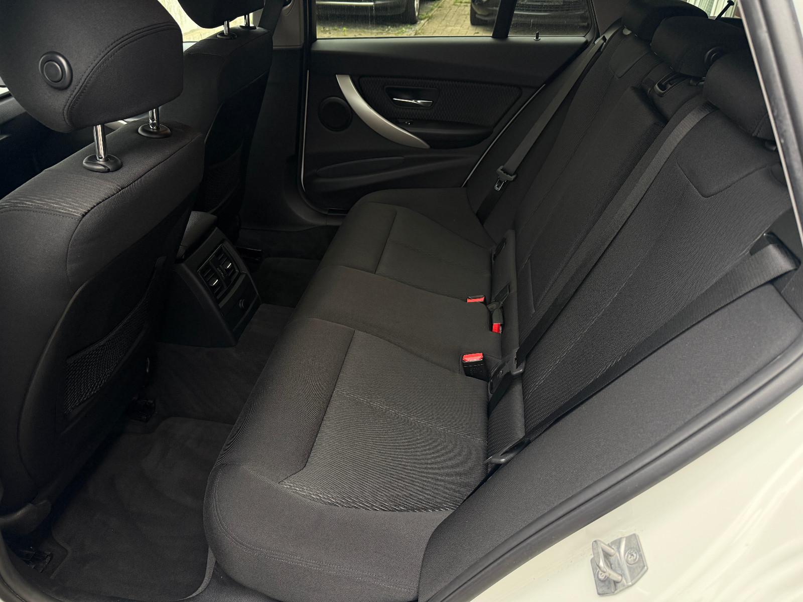 BMW 318d Touring, Aut, Kamera, Scheckh. BMW, TÜV neu