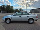 Audi A4 Oldtimer mit wenig Kilometern - Audi Oldtimer mit Benzin-Antrieb