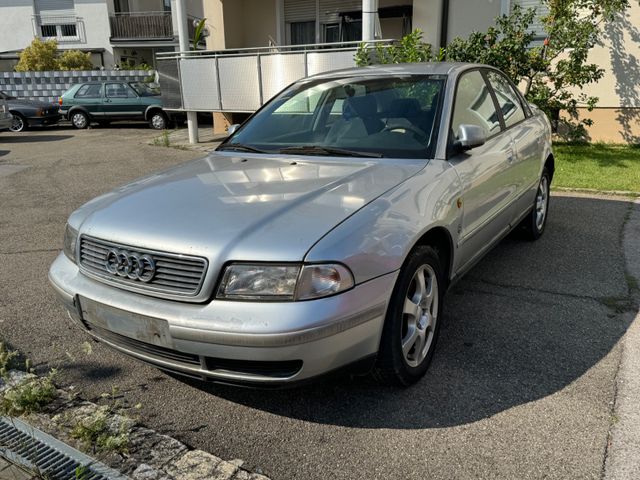 Audi A4 1.6 * kein TÜV *