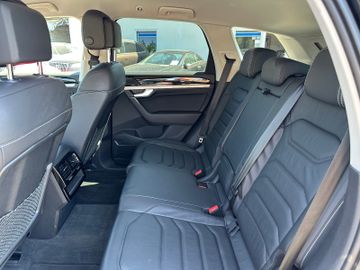 Volkswagen Touareg - 12