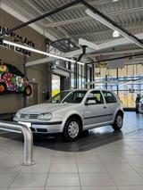 Volkswagen VW Golf 4 1.4L 16V original 98tkm 1.HD Sch... - Volkswagen Golf aus 1999: Golf4