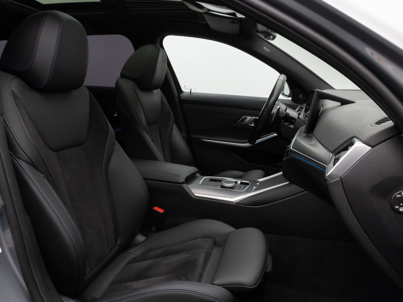 Fahrzeugabbildung BMW 330i M Sport Kamera DAB HUD H/K Komfort Panorama