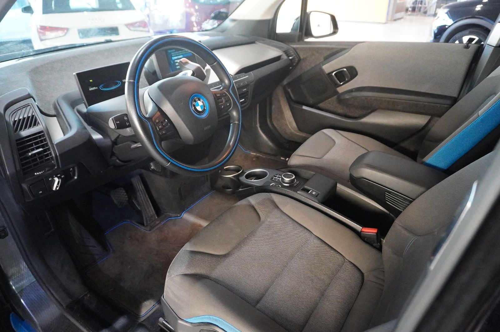 Fahrzeugabbildung BMW i3 120AH NAIVI/SPORT/WÄRMEP./LED/PDC/VIRT./SHZ