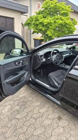 Volvo V60 B3 DCT Core Core - gebrauchte Volvo V60 aus dem Jahr 2022