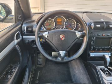 Porsche Cayenne - 8