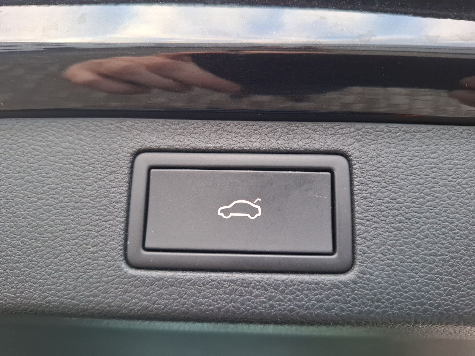 Fahrzeugabbildung SKODA Kamiq TSI Monte Carlo LED AHK Pano GRA PDC SH 18