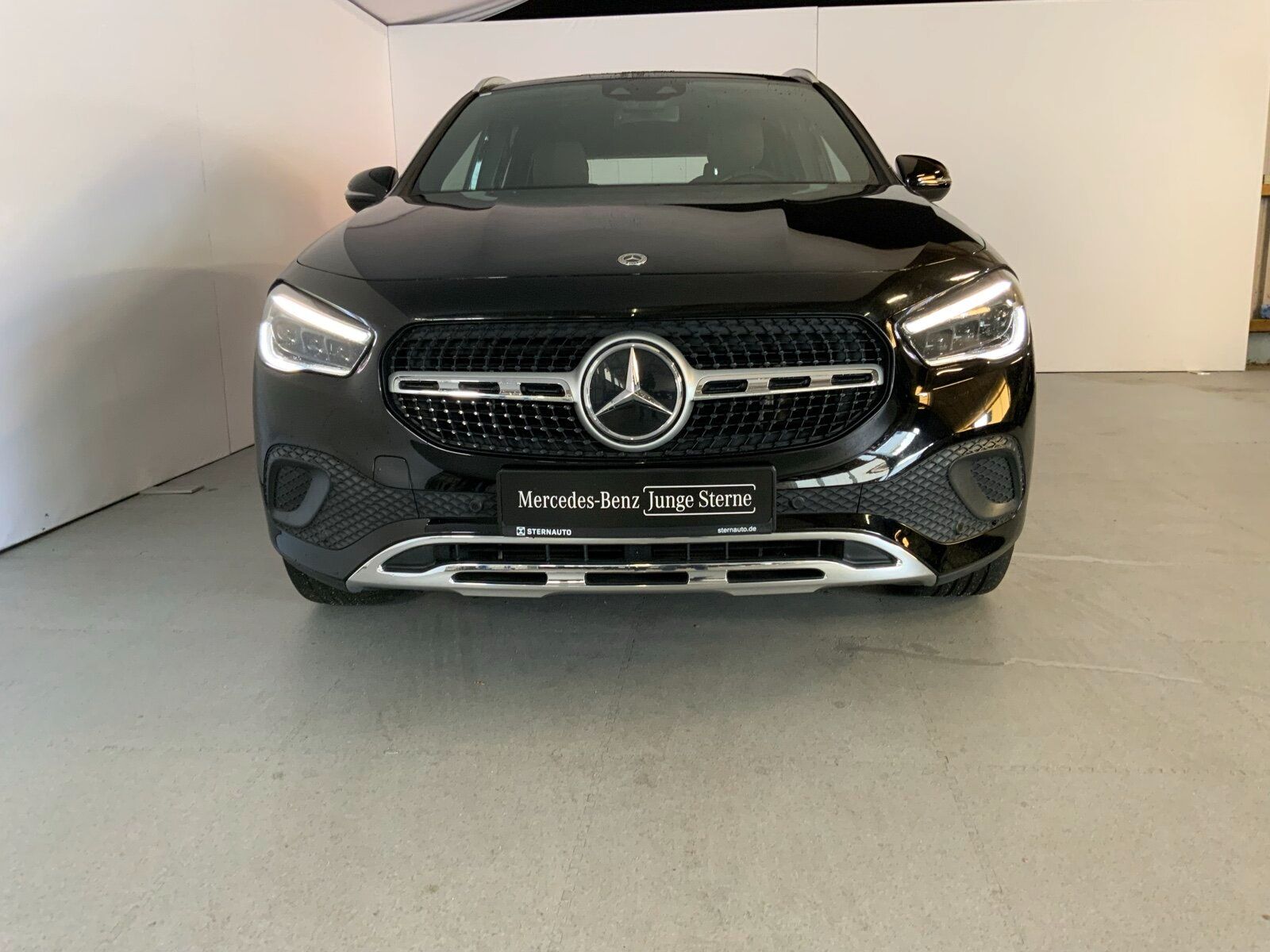 Mercedes-Benz GLA 250 e Progressive MultibeamLED Apple CarPlay imagem 2