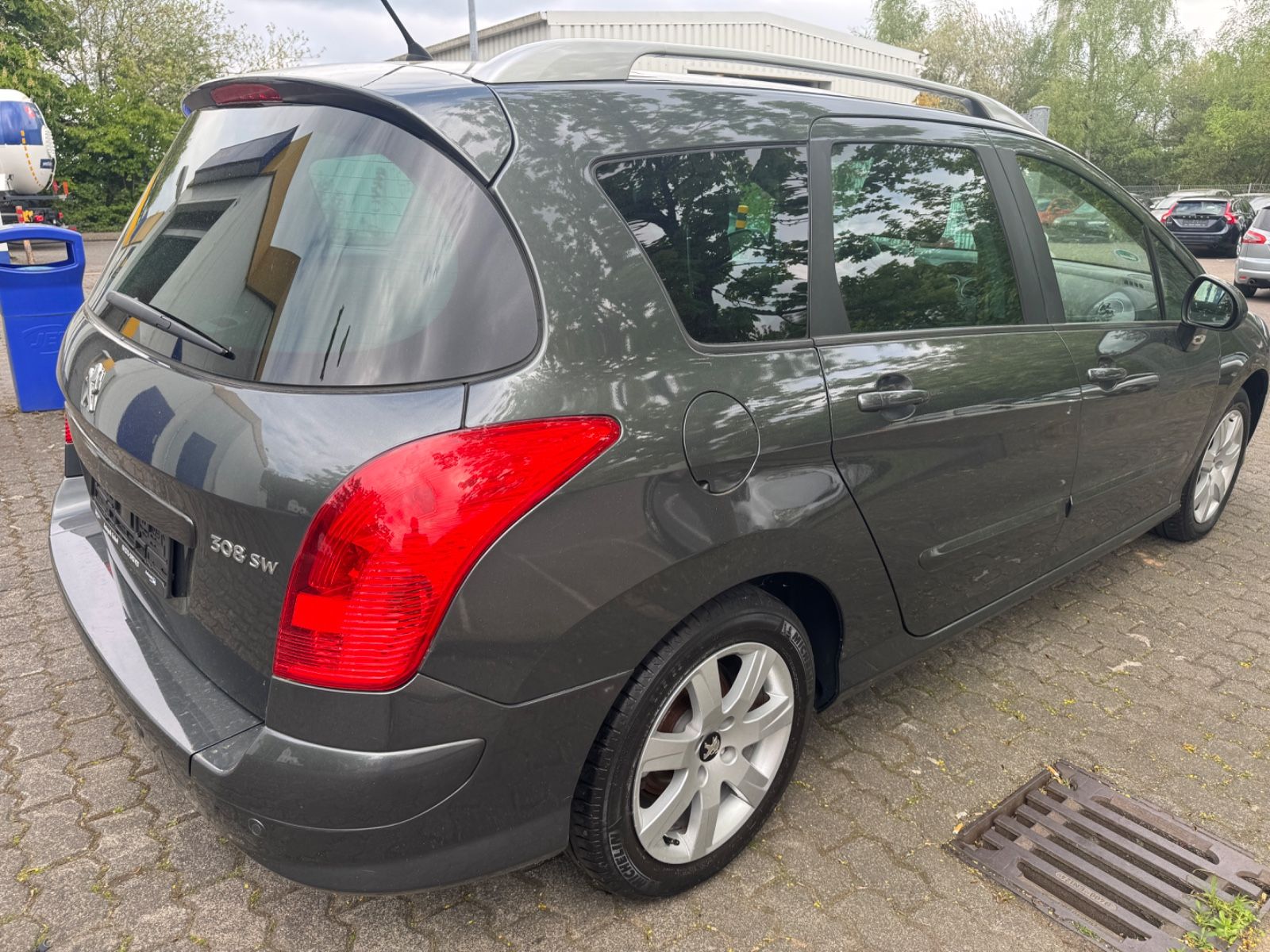 Fahrzeugabbildung Peugeot 308 SW Panorama+Klima+Bluetooth