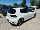 Volkswagen Golf GTI Performance*19"H&R*NAVI*LED*KAM*VIRTUAL - Volkswagen Golf mit Benzin-Antrieb: Sportwagen