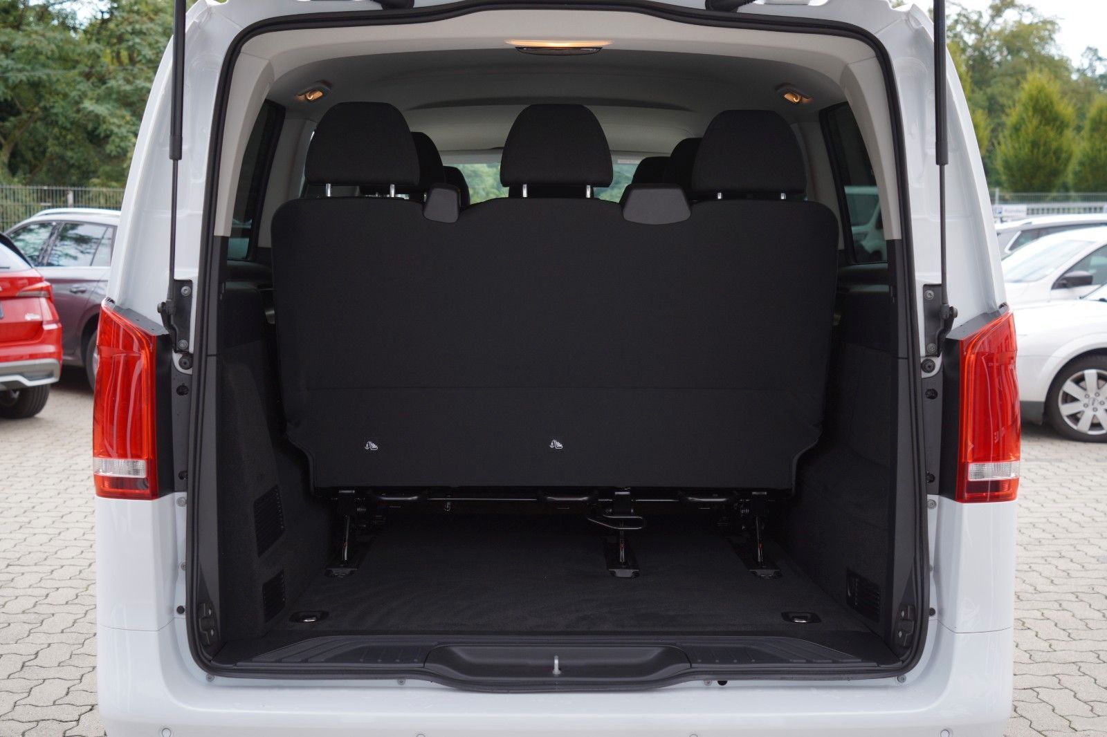Fahrzeugabbildung Mercedes-Benz Vito Tourer 114CDI Pro lang*AHK*NAVI*SHZ*Standh*