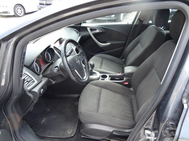 Fahrzeugabbildung Opel Astra J Lim. 5-trg. Design Edition/2.Hd/Klima/