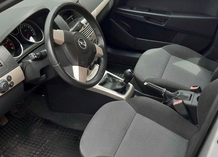 Opel Astra 2008 — photo 9
