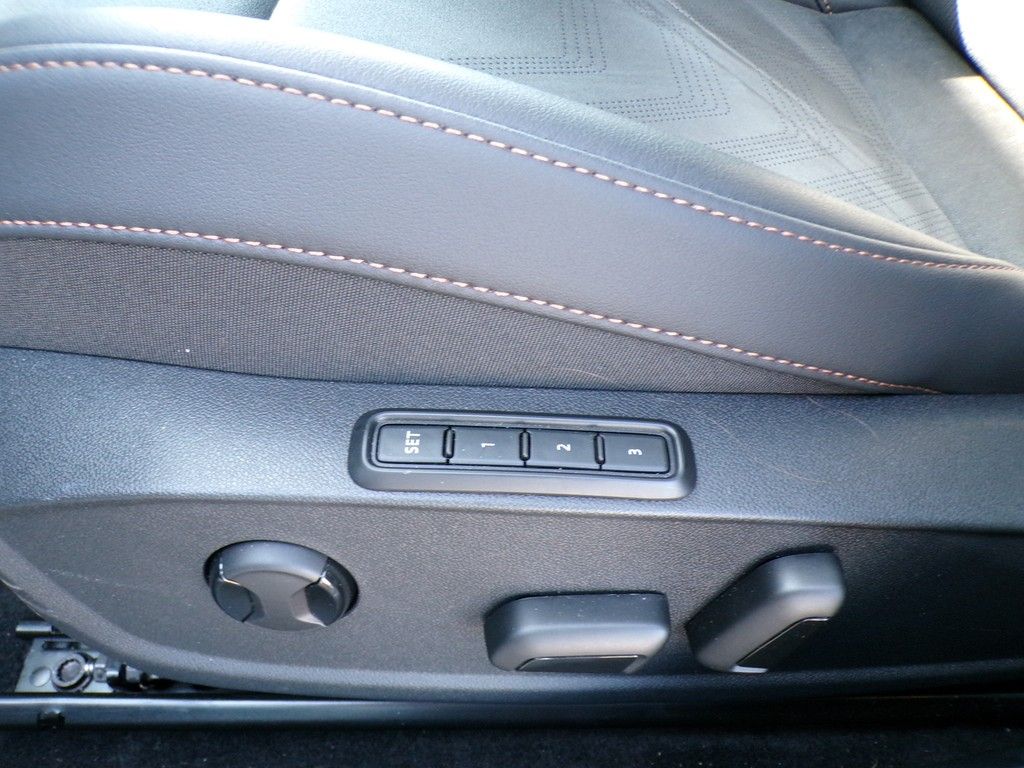 Fahrzeugabbildung SEAT CUPRA Leon Sportstourer VZ 1.5 e-Hybrid