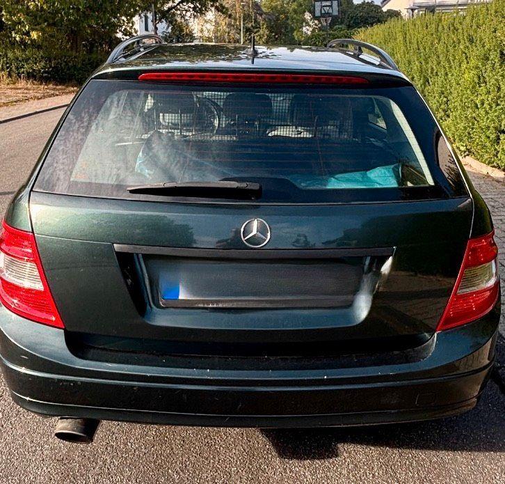 Mercedes-Benz C200 2008 — rear view