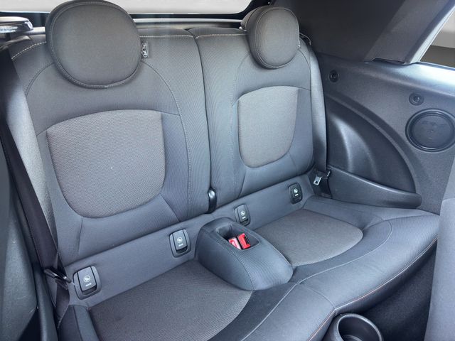 Fahrzeugabbildung MINI One Cabrio Pepper+LED+Keyless+Sitzhzg.+PDC