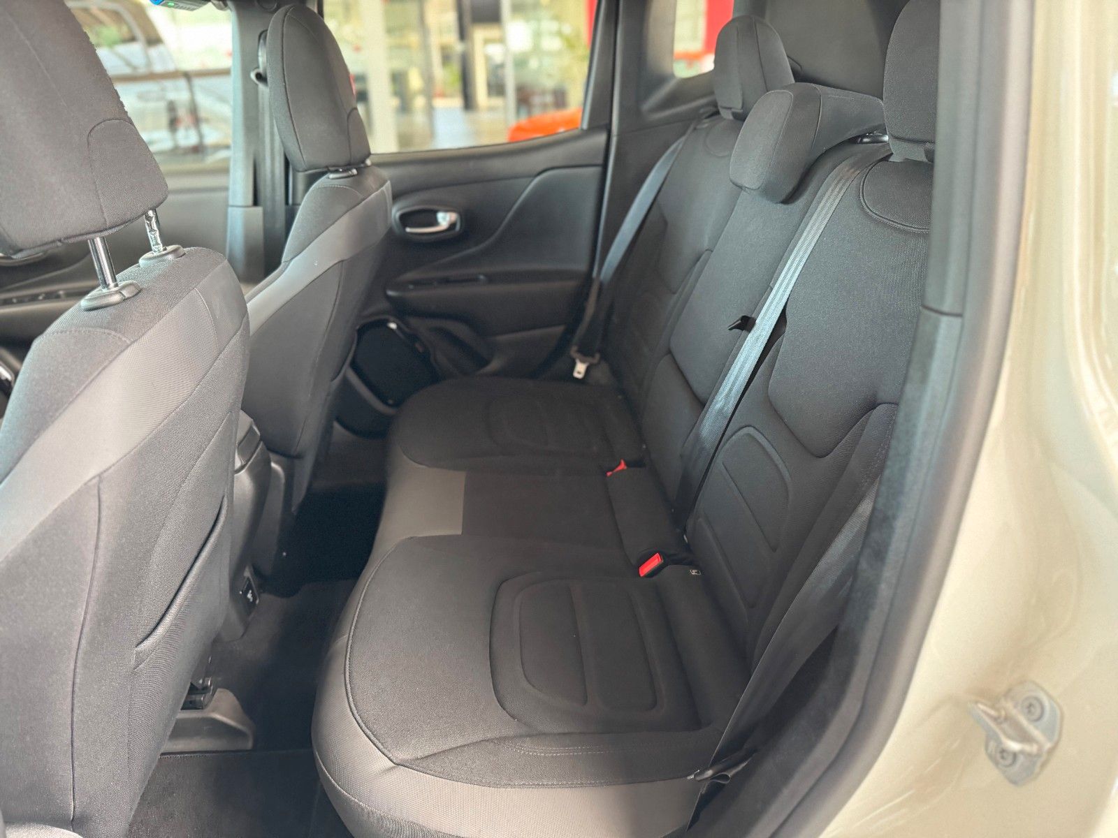 Fahrzeugabbildung Jeep Renegade 1.6 E-torQ Night Eagle FWD "Navigation"