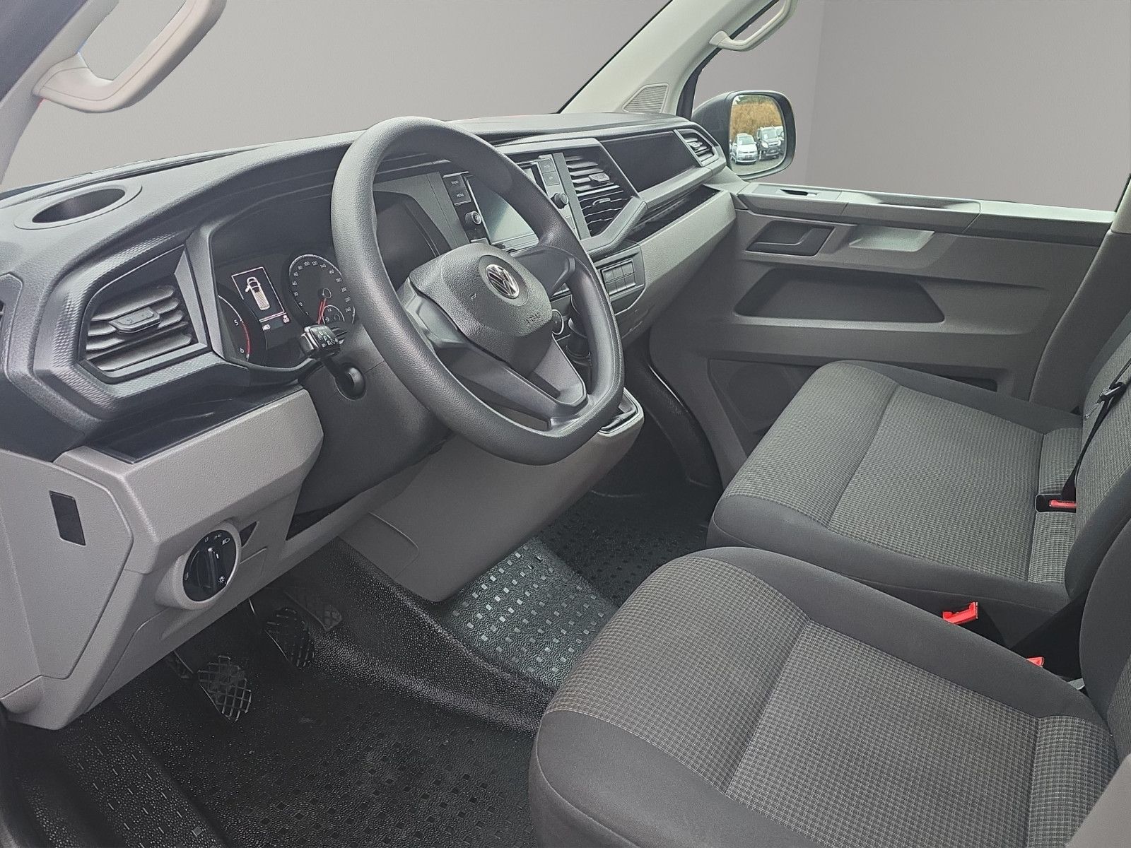 Fahrzeugabbildung Volkswagen T6 Transporter Kombi Lang 9-Sitze Tempomat SHZ