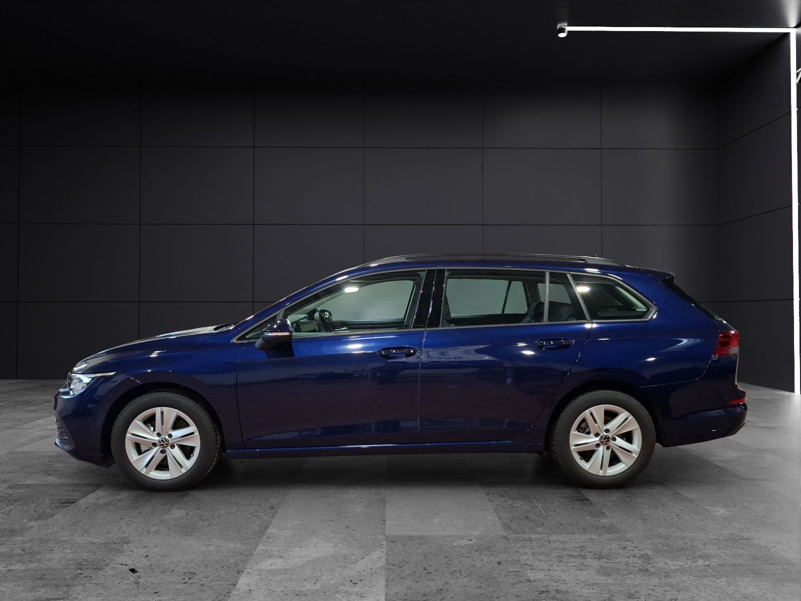 Fahrzeugabbildung Volkswagen Golf VIII Variant eTSI Life DSG LEDplus Navi AID