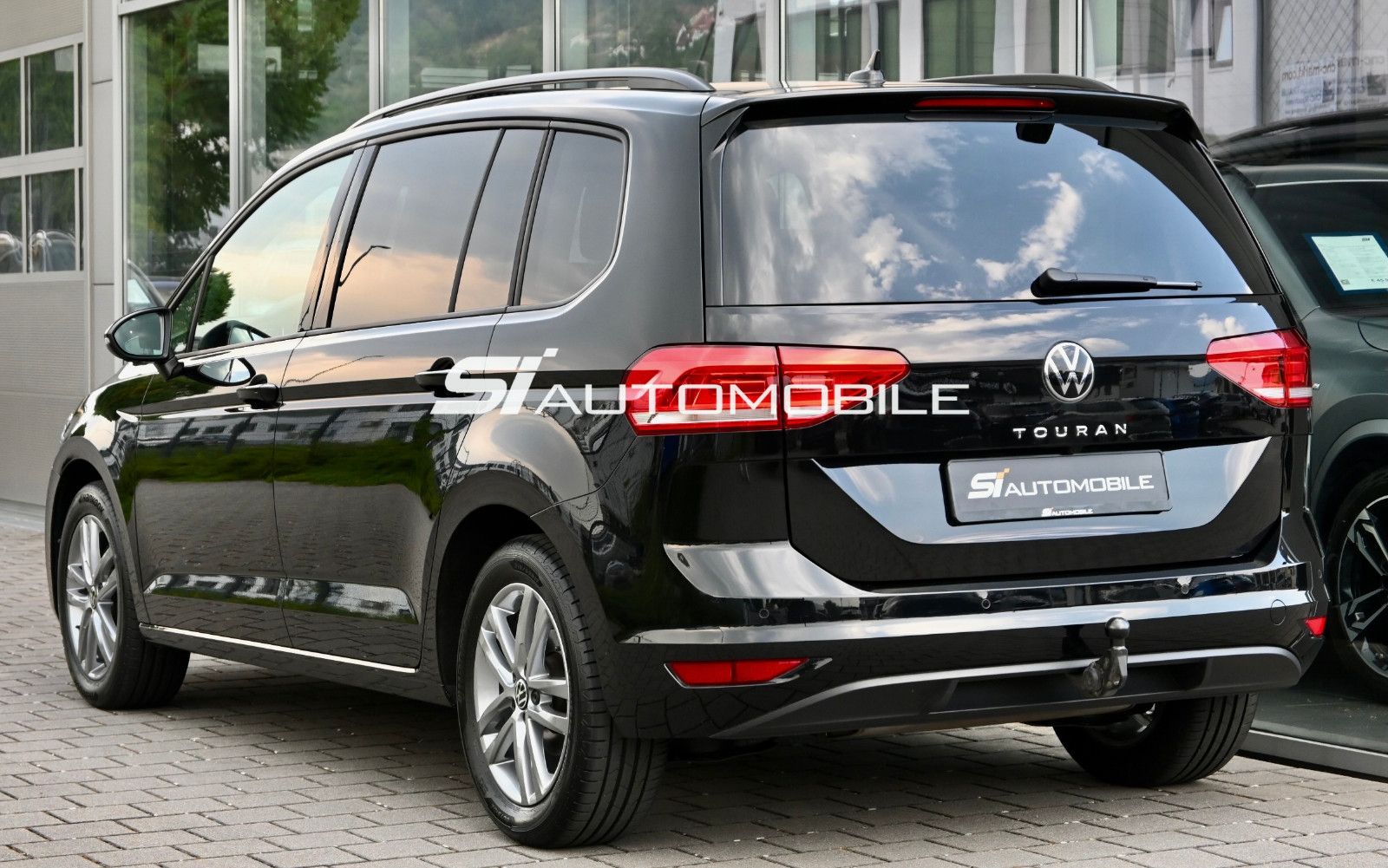 Fahrzeugabbildung Volkswagen Touran 1.5 TSI DSG °ACC°AHK°PANO°STHEIZ°DYNAUDI°