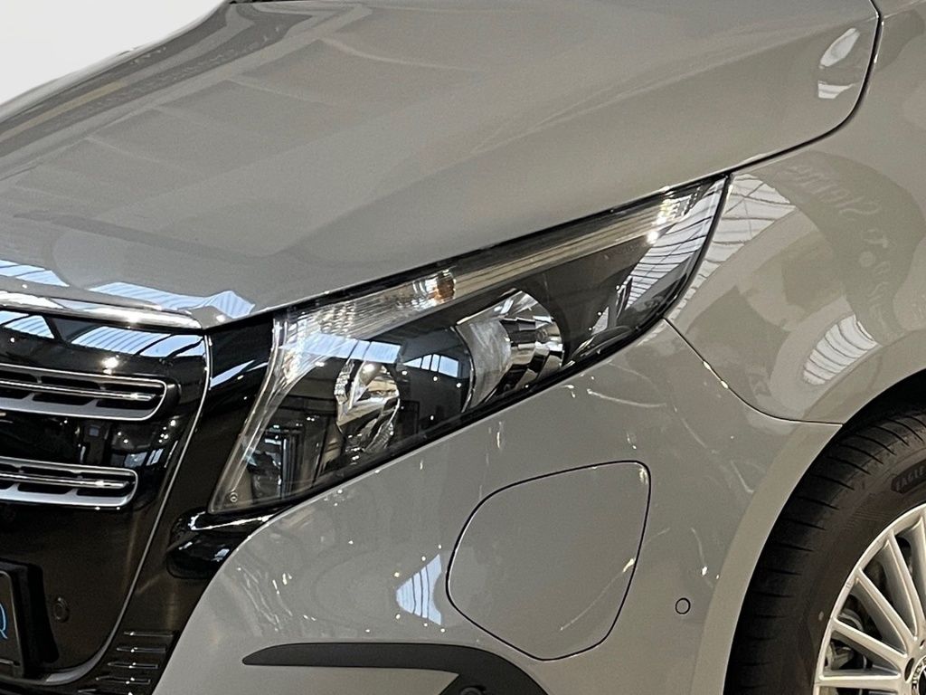 Fahrzeugabbildung Mercedes-Benz EQV 300 lang Nav Distronic Sitzhzg PTS RFK Vorkl