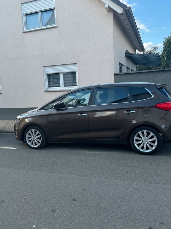 Image of Kia Carens