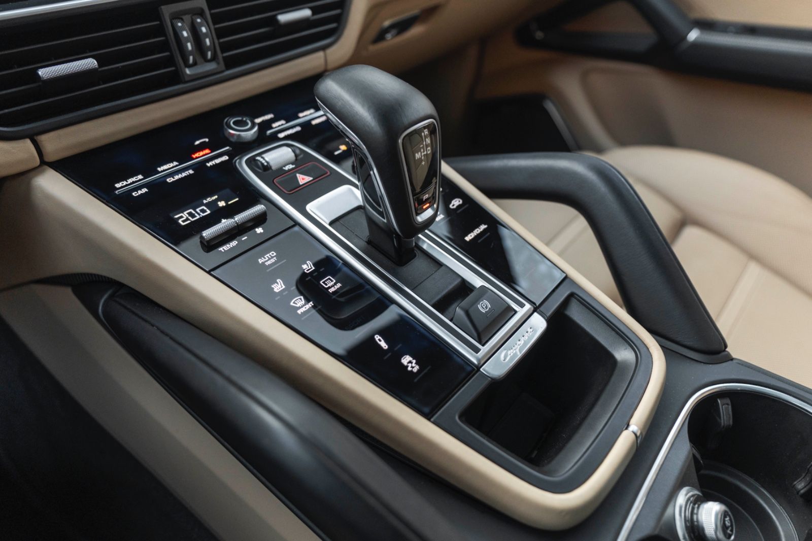 Fahrzeugabbildung Porsche Cayenne E-Hybrid SPORT-CHRONO BURMESTER 360° LED