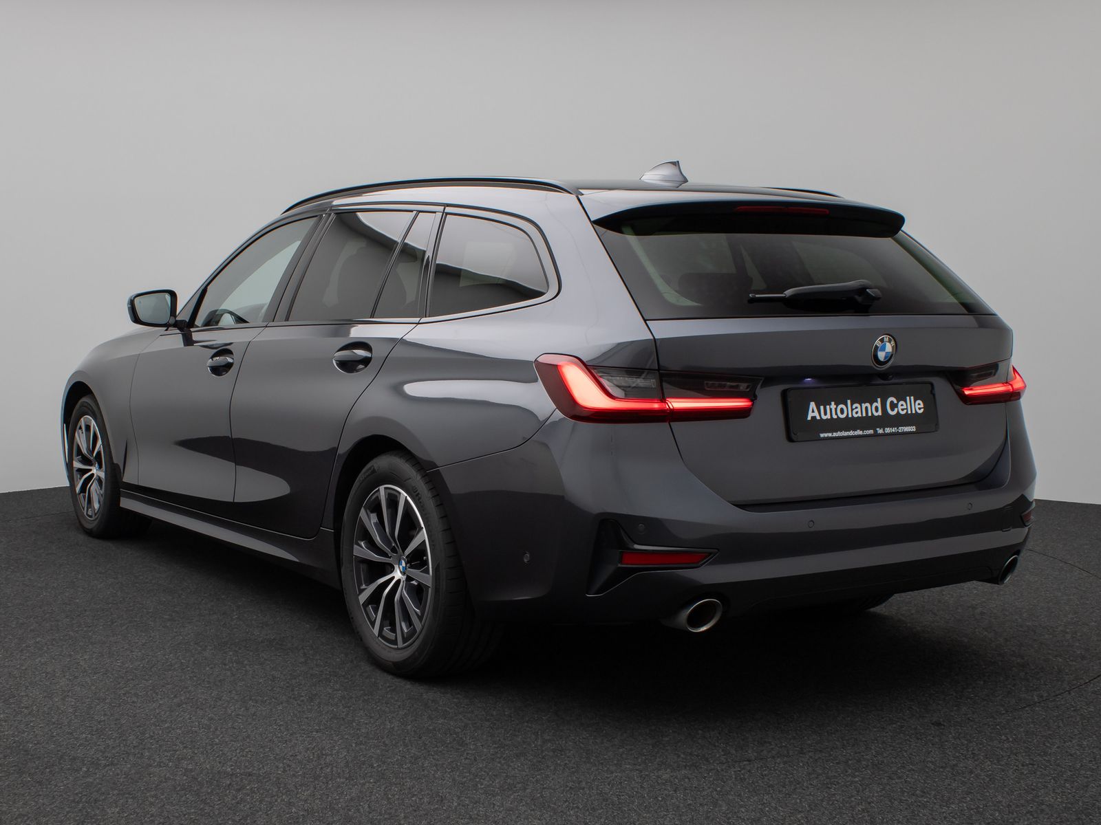 Fahrzeugabbildung BMW 330i xD SportLine Panorama Kamera Laser DAB HiFi